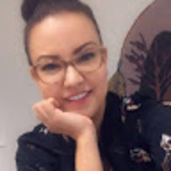 Meet your Posher, Tia - Picture 1 of 1